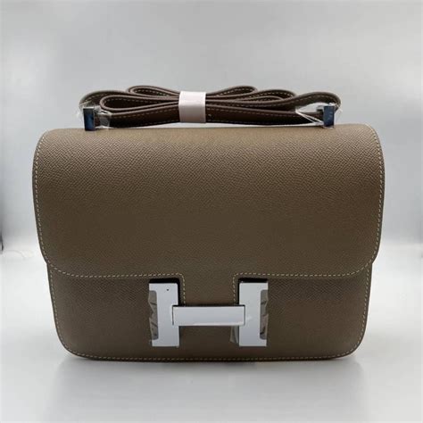 กระเป๋า hermes constance ของแท้ ราคา